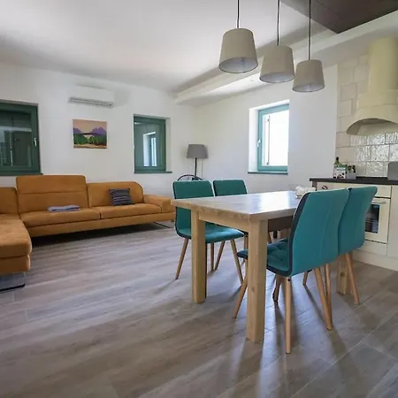 Easy Bogoma - 2 Apartments, Breathtaking Views Ferienhaus Pécsely